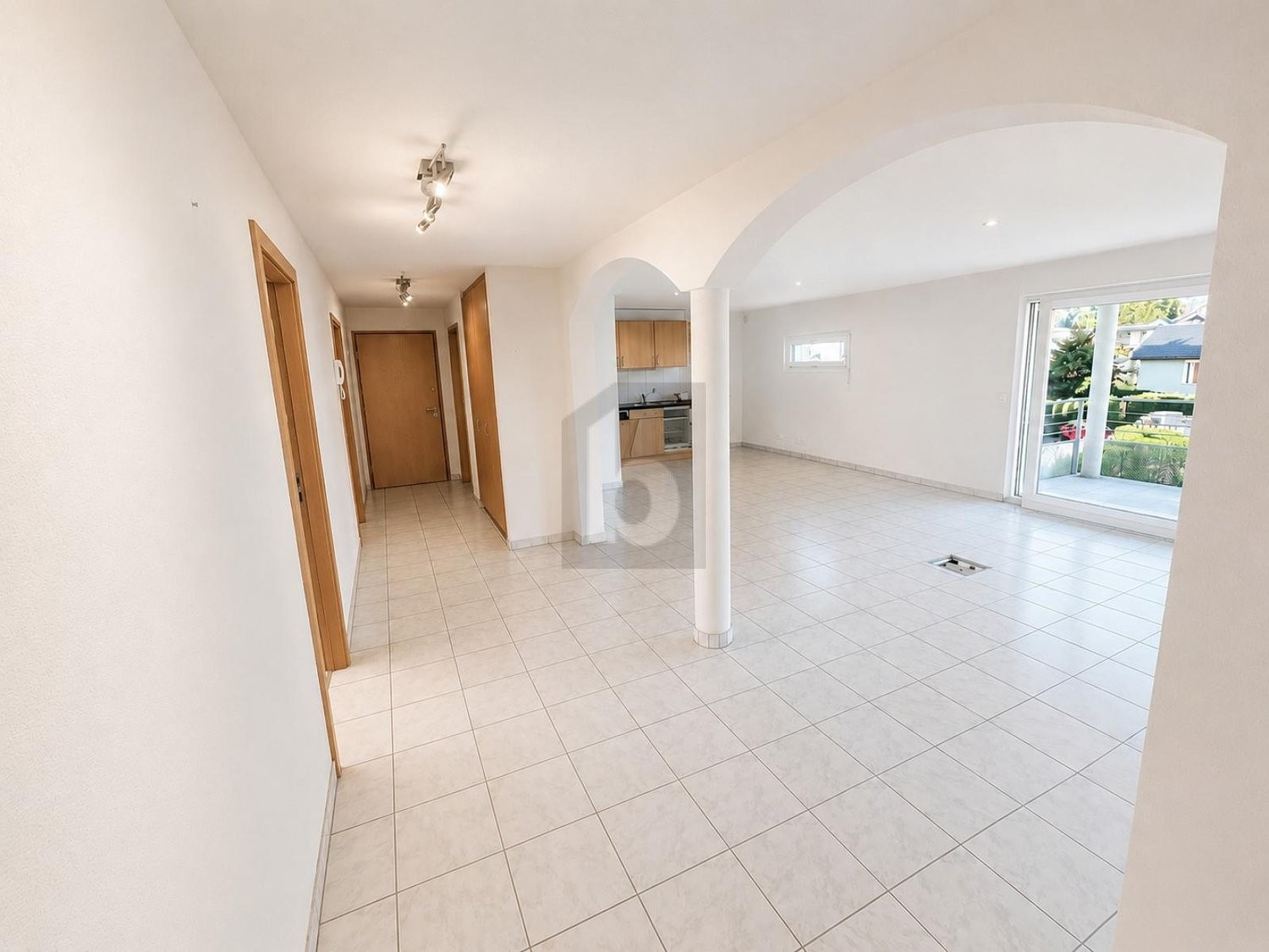 130m² office