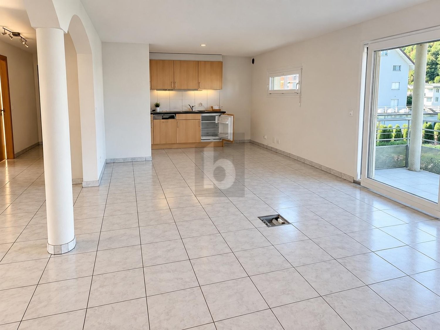130m² office
