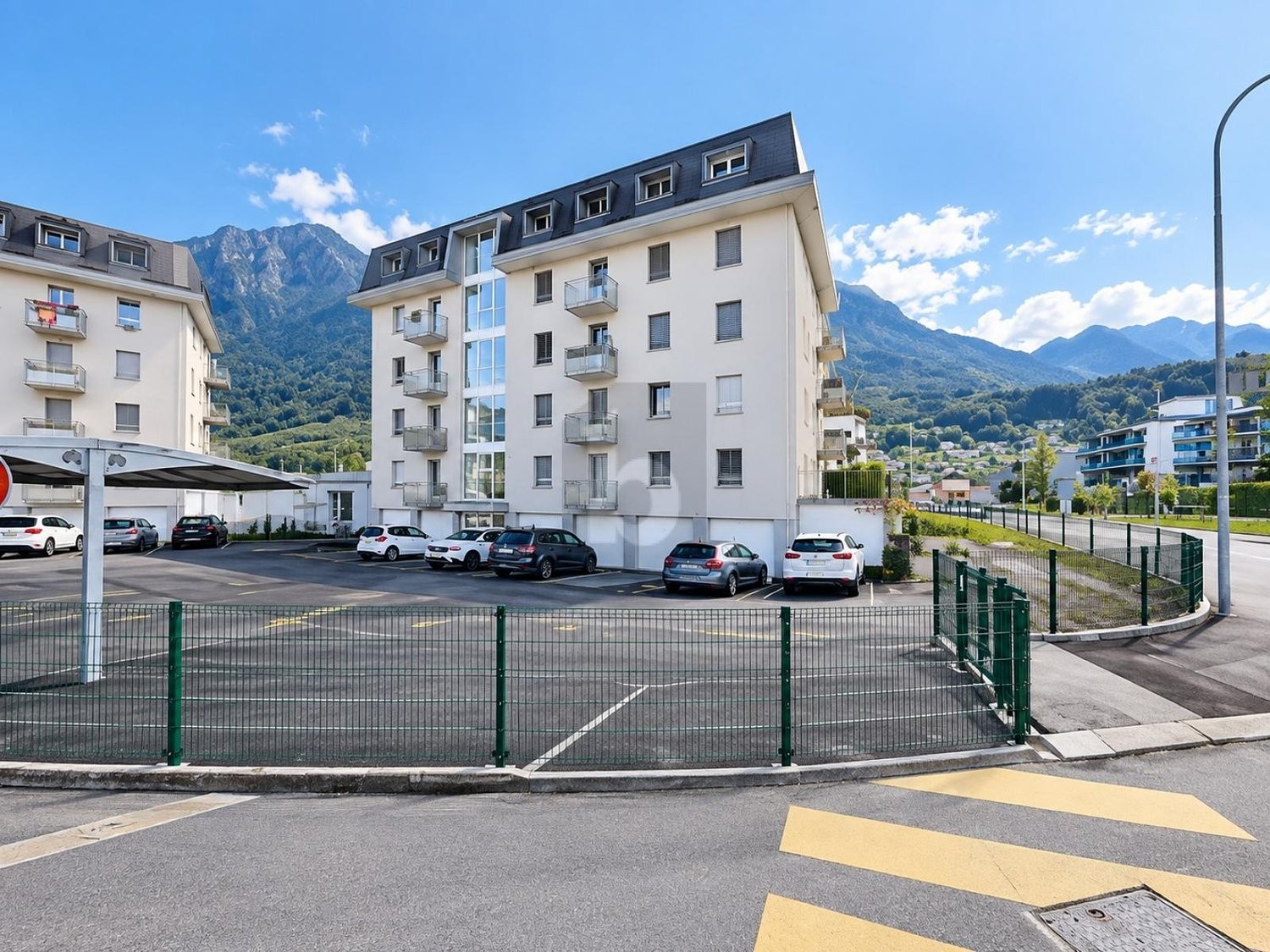 130m² office