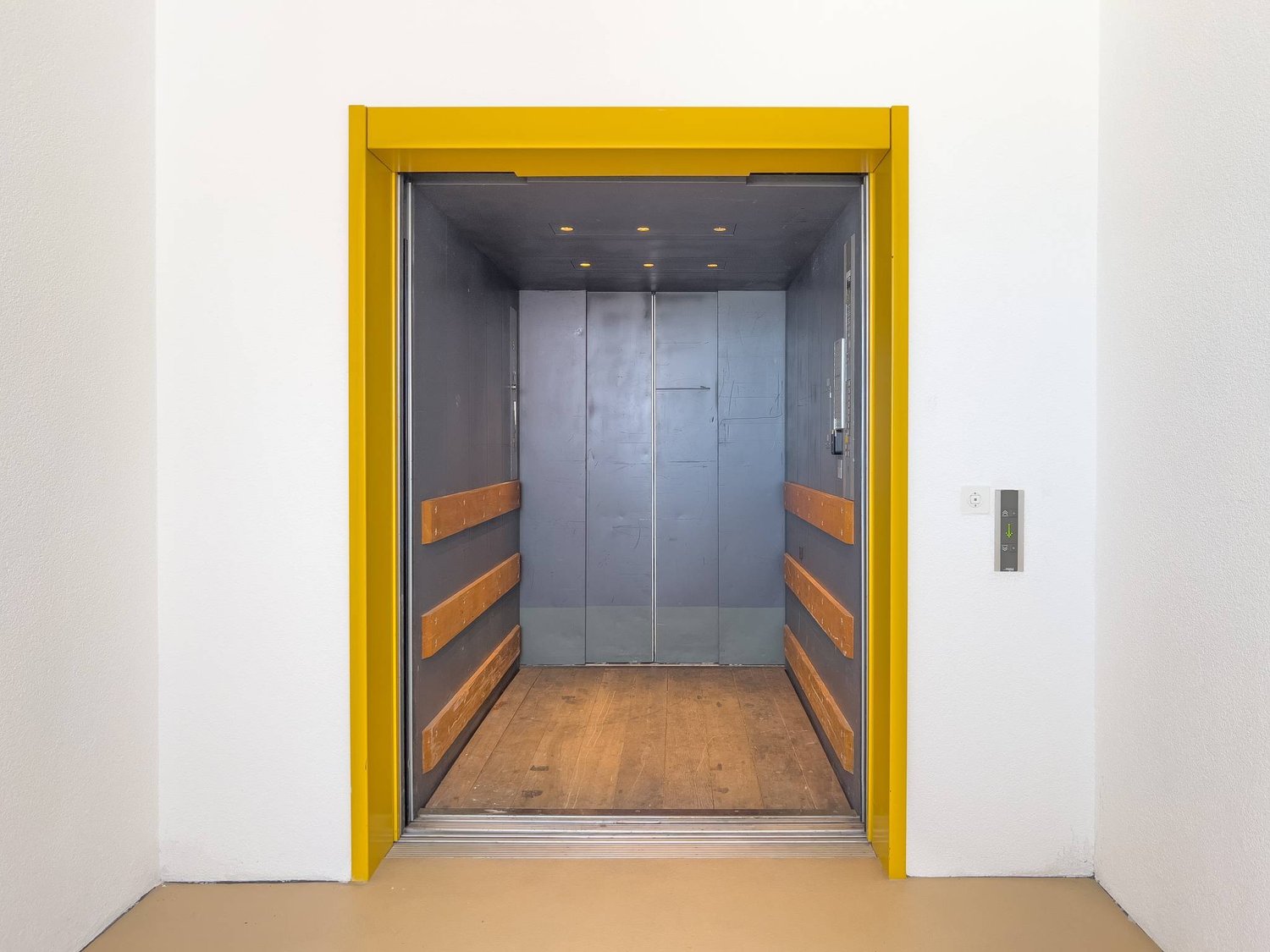 420m² commercial, photo 2 sur 9