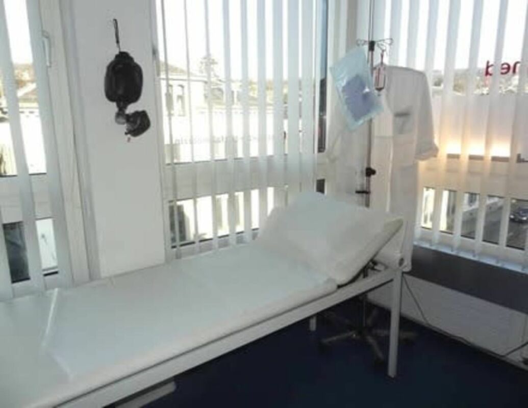 220m² commercial, photo 2 sur 7