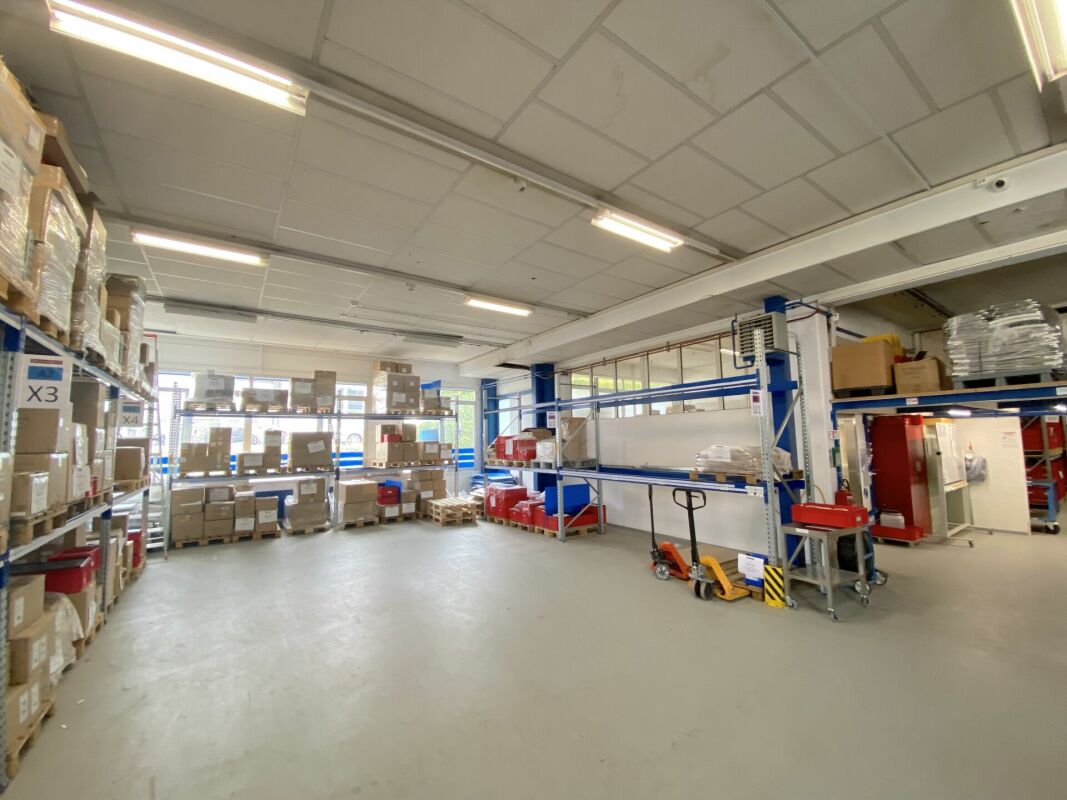 1000m² commercial
