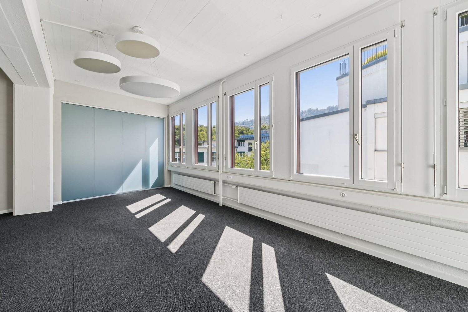 872m² commercial