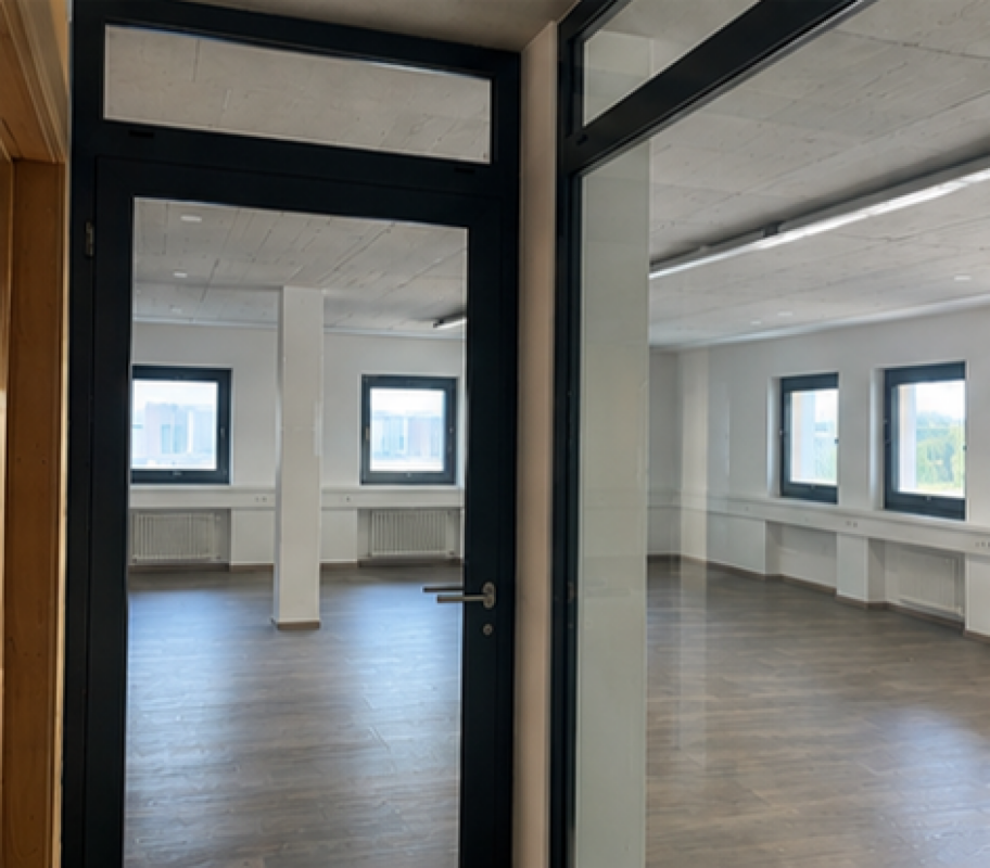 65m² factory