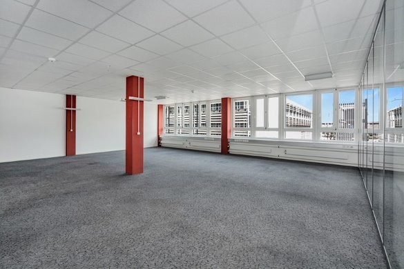 830m² de bureaux, photo 3 sur 10