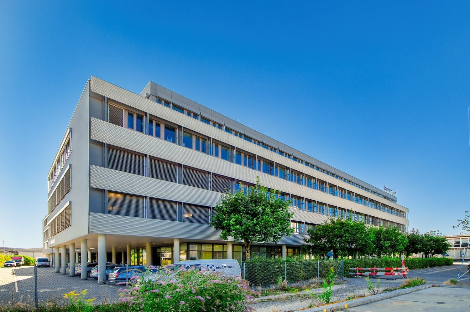 830m² de bureaux, photo 1 sur 10