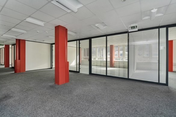 830m² de bureaux, photo 8 sur 10