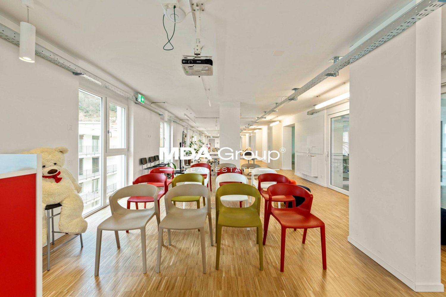 457m² bureau, photo 3 sur 10