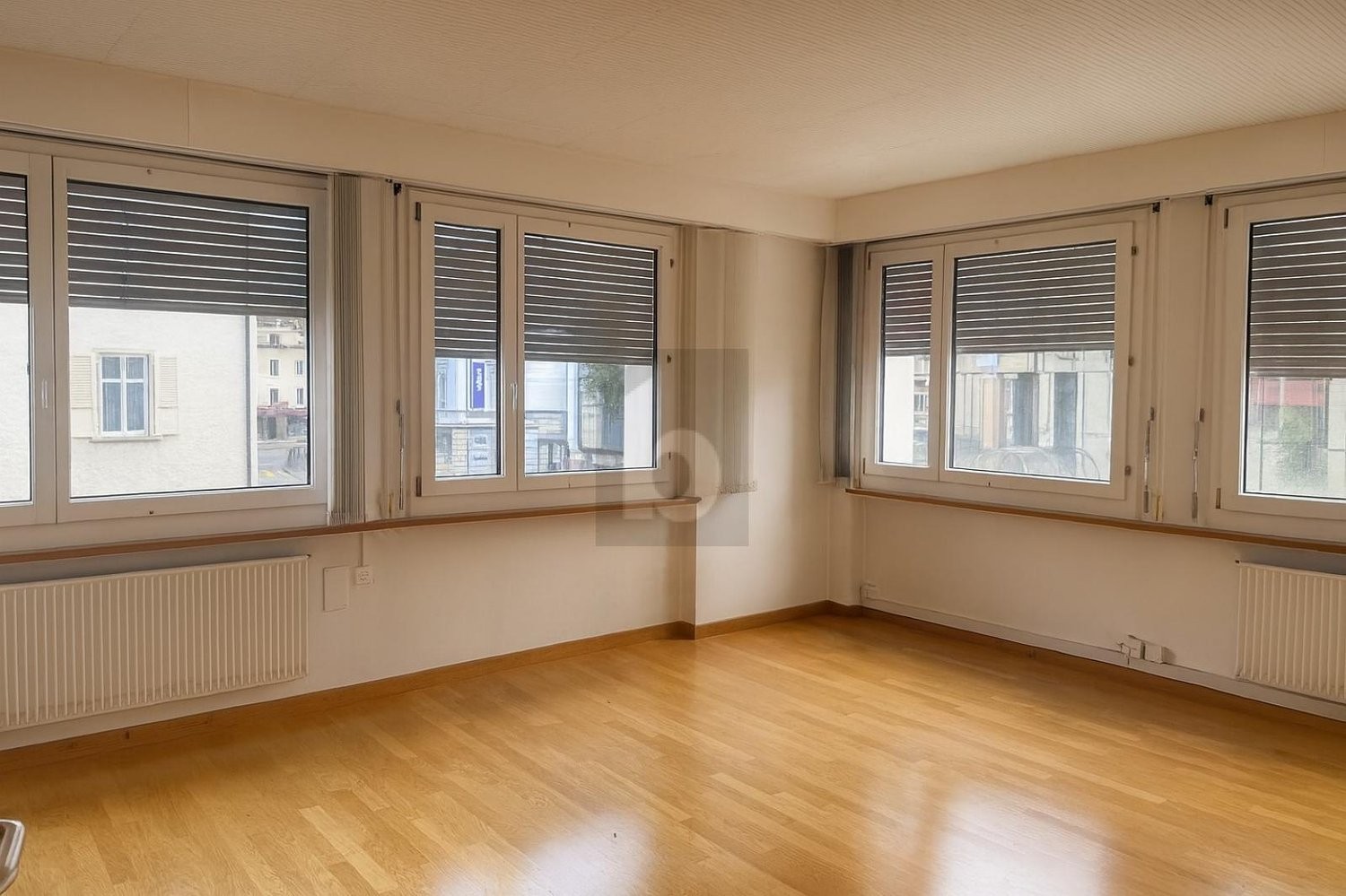 500m² office