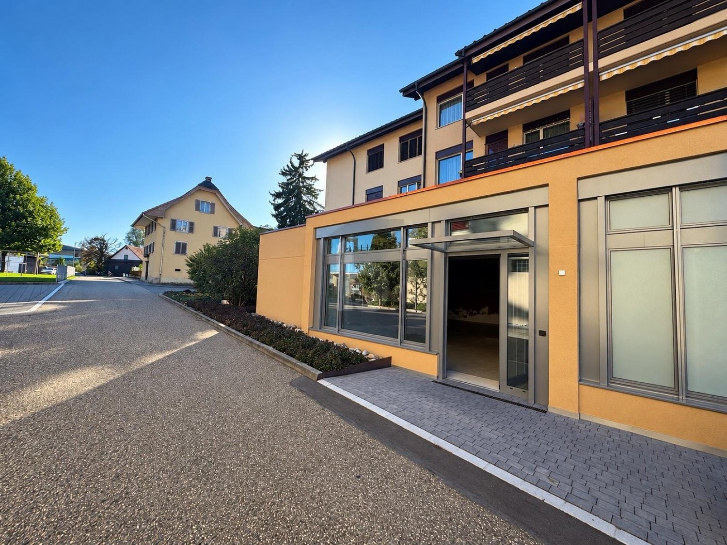320m² de terrain commercial, photo 2 sur 4