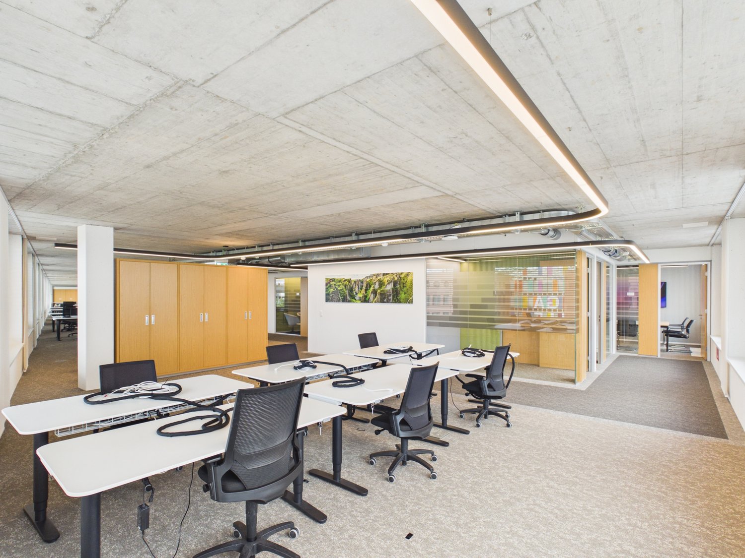 1190m² office