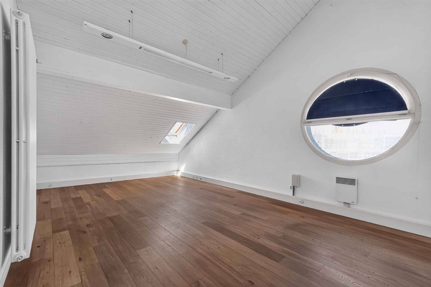 200m² office