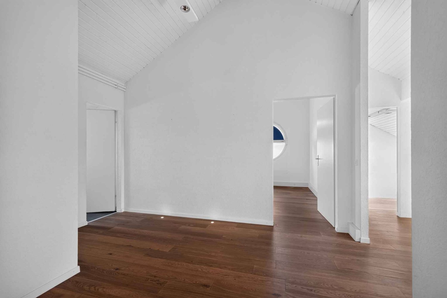 200m² office