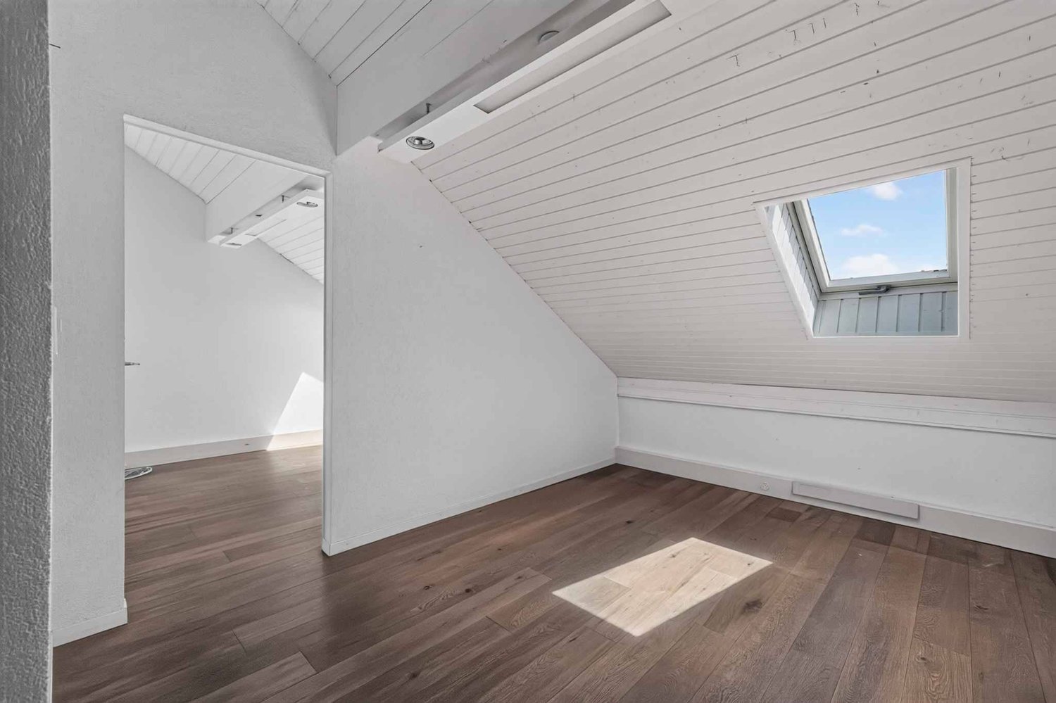 200m² office