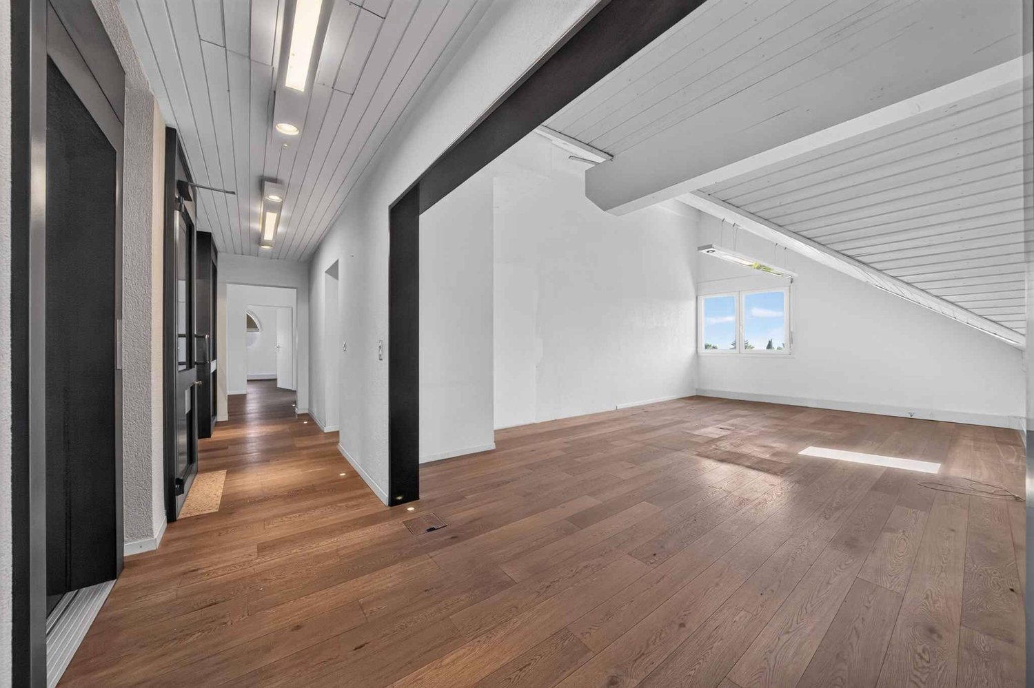 200m² office