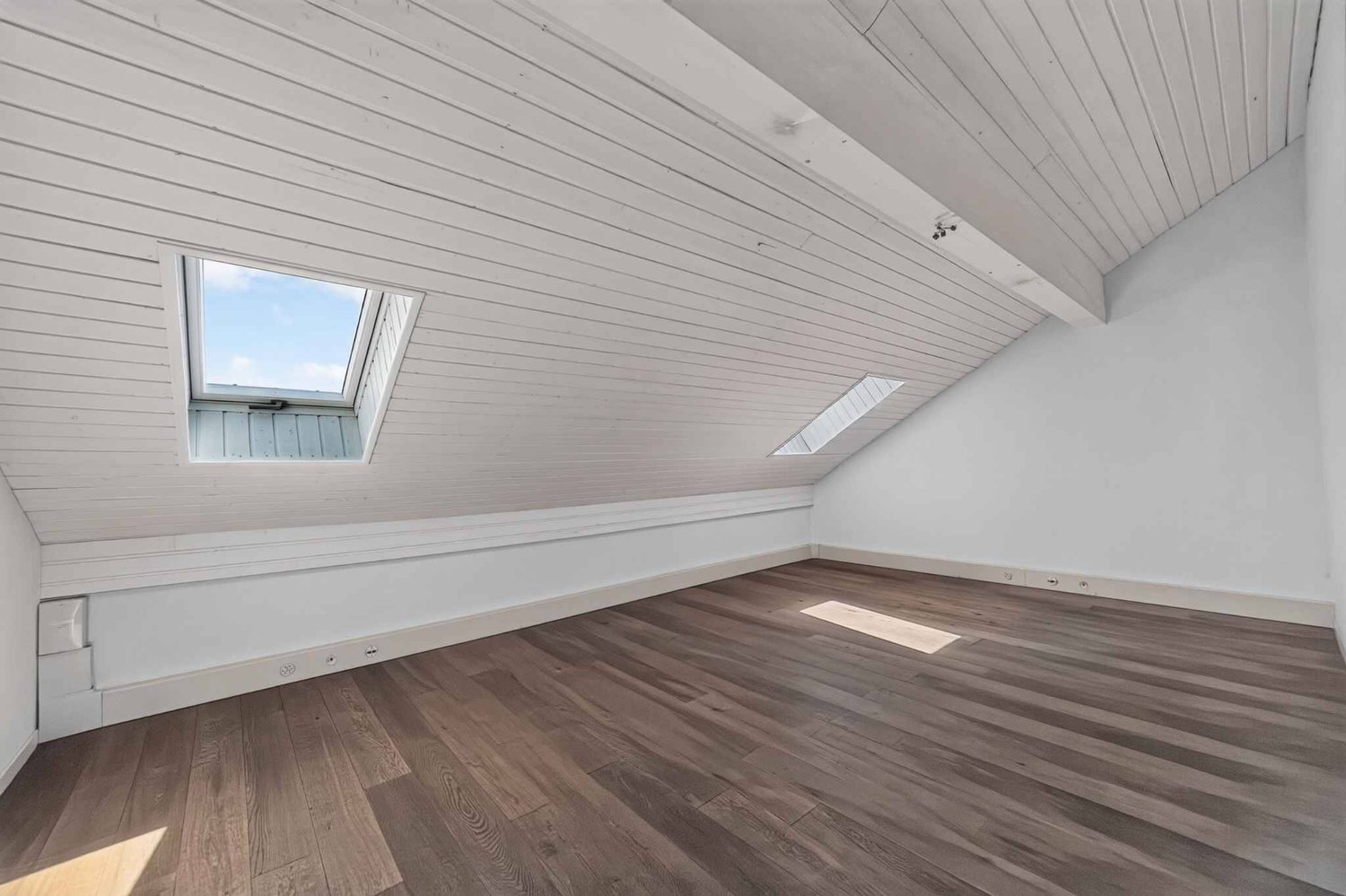 200m² office