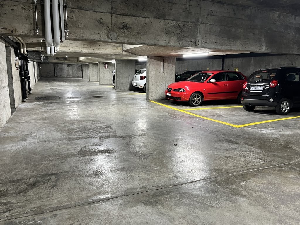 Place de parc souterrain

Au 01.12.2026, nous louons des places de parc à Allschwil, Baslerstrasse 46A.

Loyer brut par mois : CHF 120.-

Avons-nous suscité votre intérêt ? Nous nous réjouissons de votre demande.