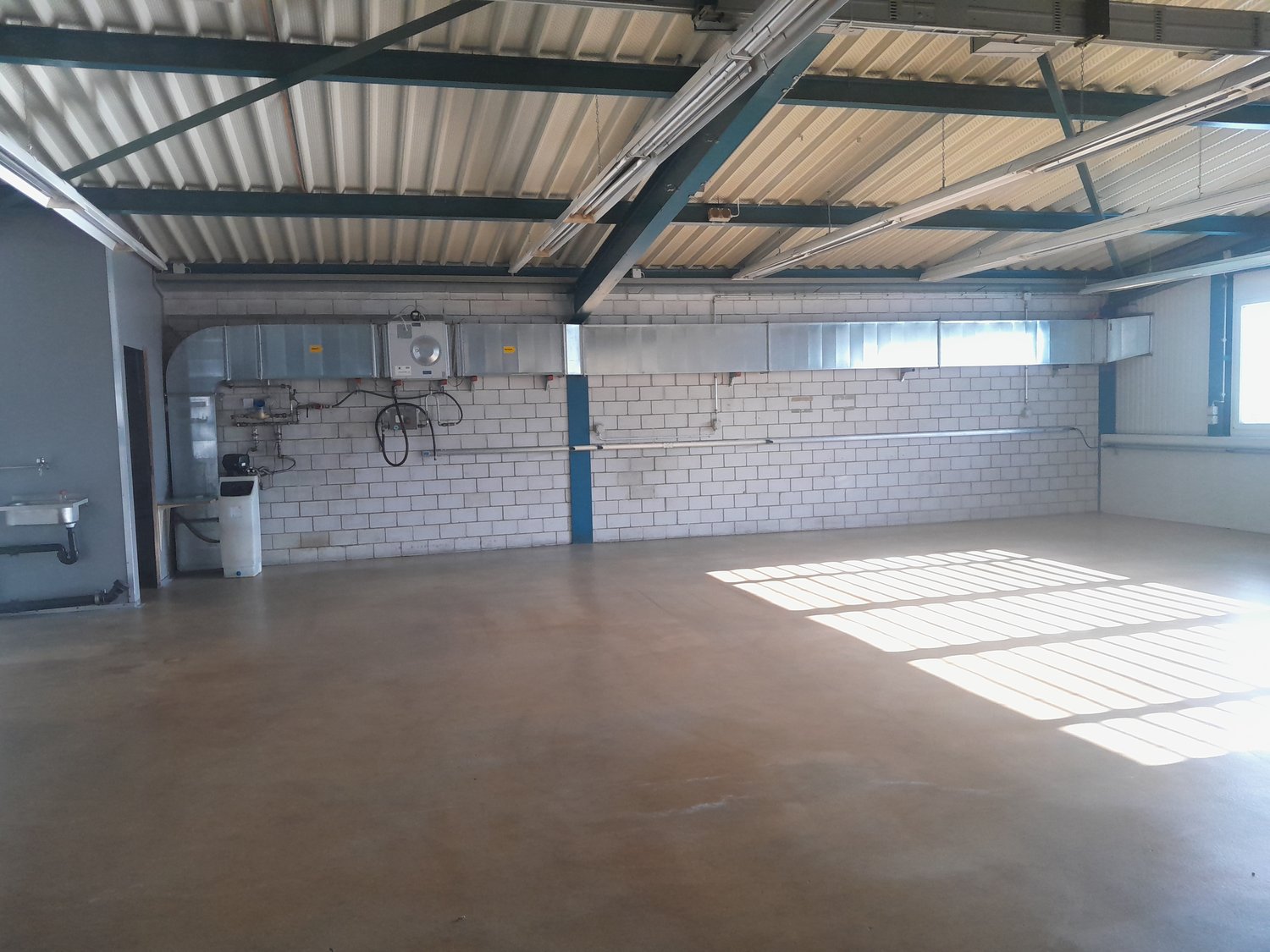 Local de stockage de 708m², photo 4 sur 7