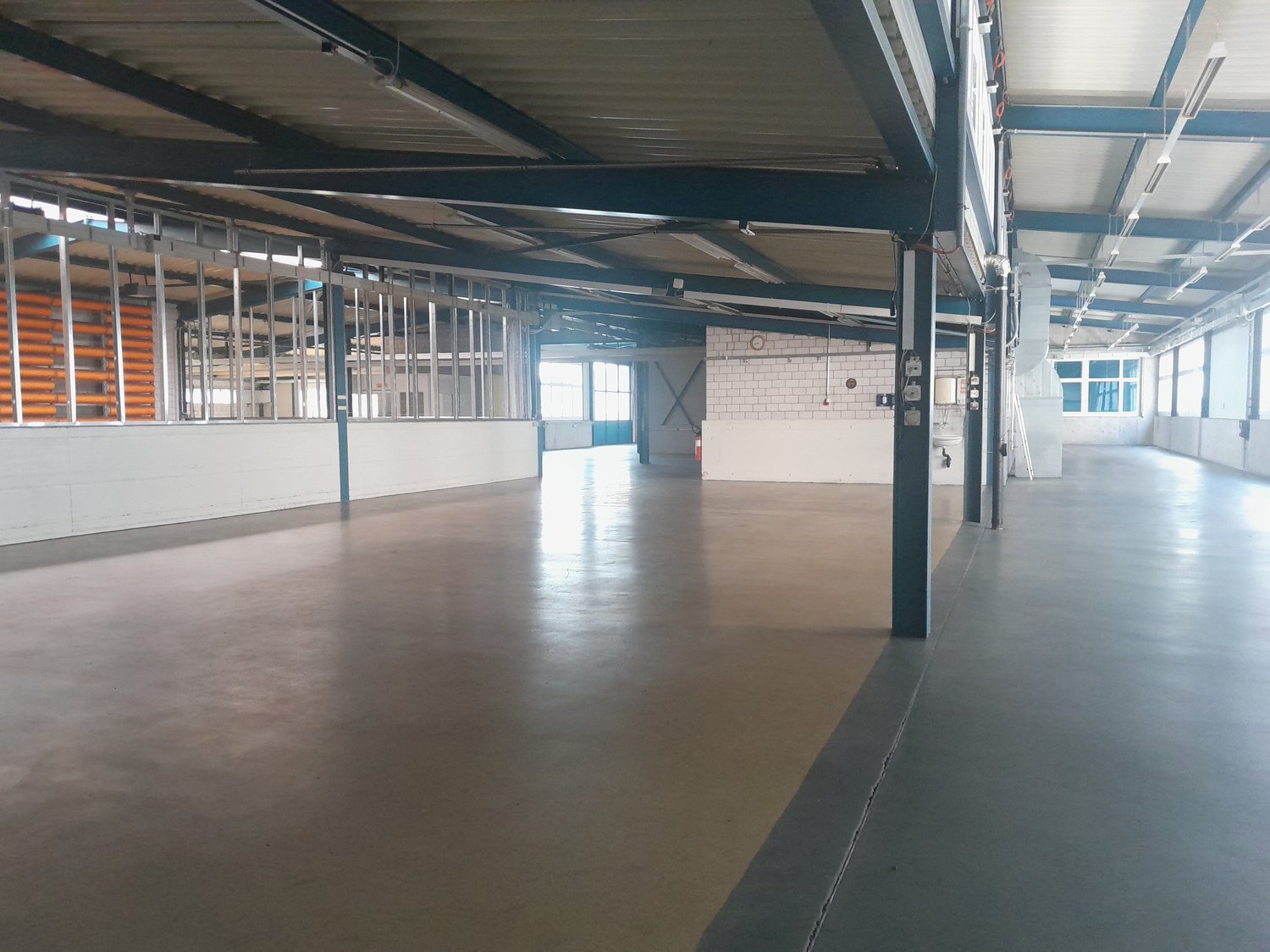 Local de stockage de 708m², photo 6 sur 7