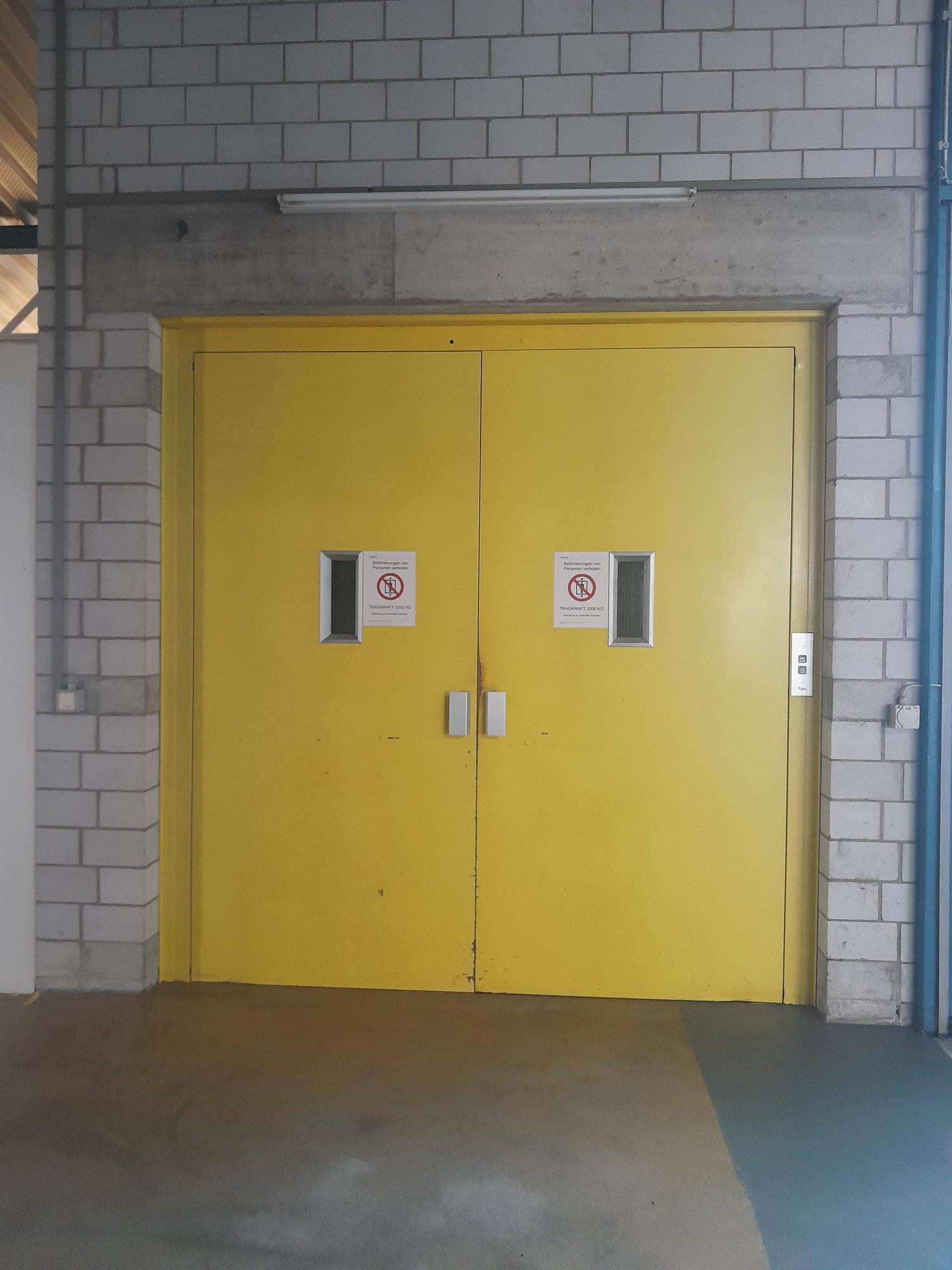 Local de stockage de 708m², photo 5 sur 7