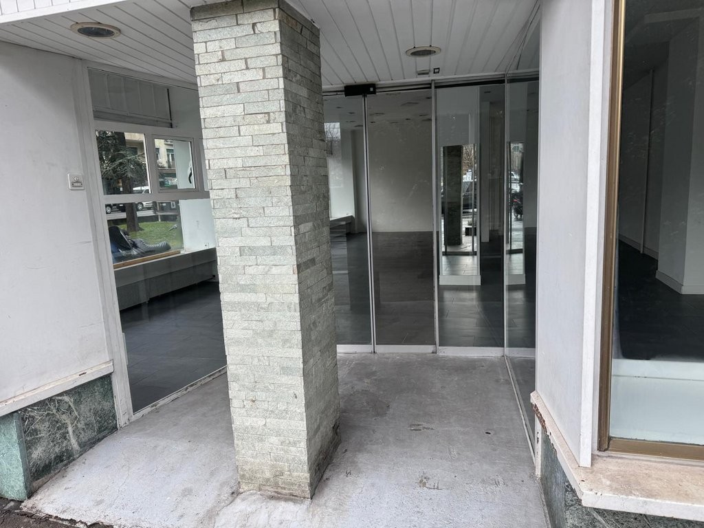 80m² shop, photo 4 sur 5