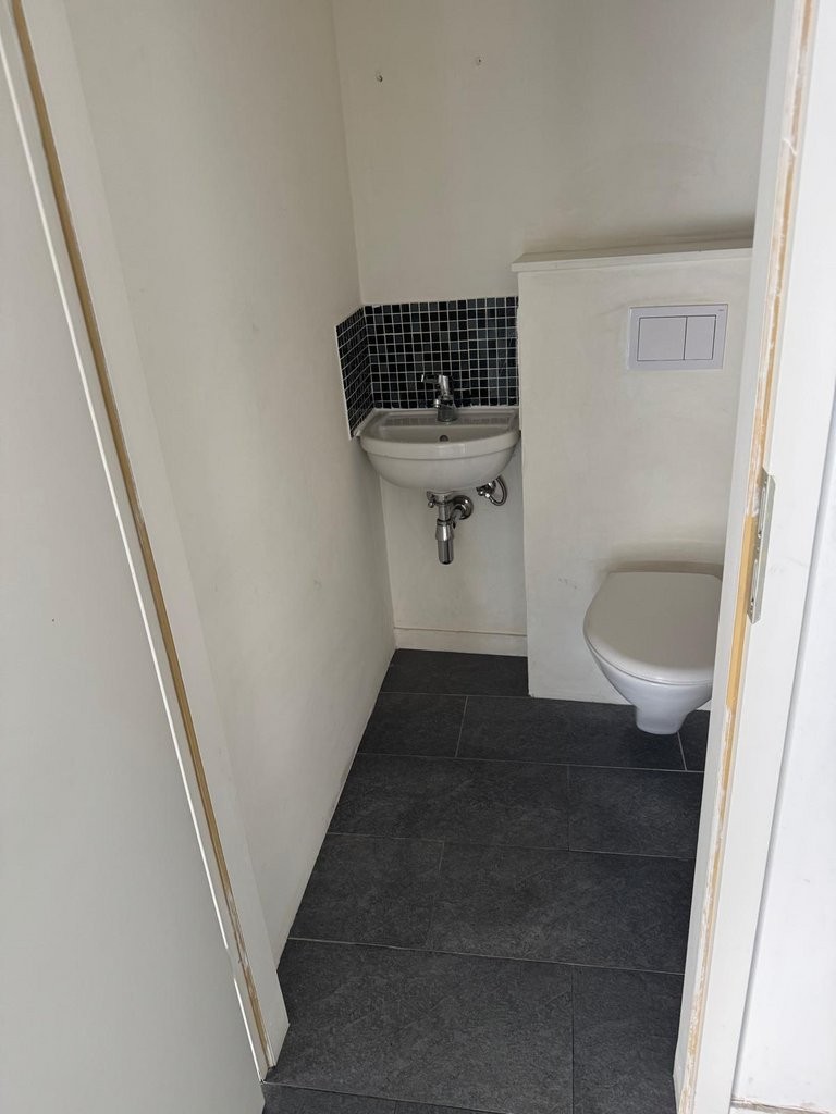 80m² shop, photo 5 sur 5