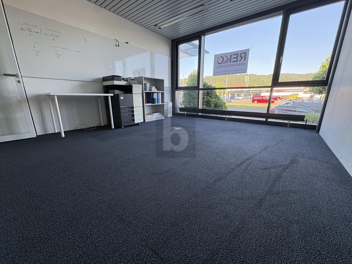 Bureau de 210m², photo 3 sur 3