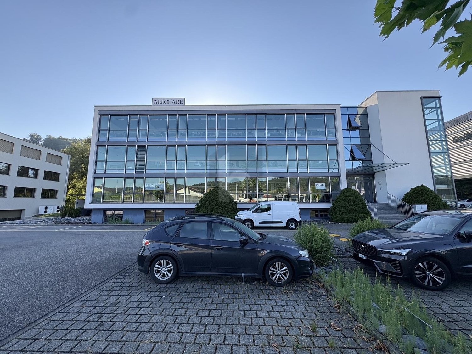 Bureau de 210m², photo 2 sur 3