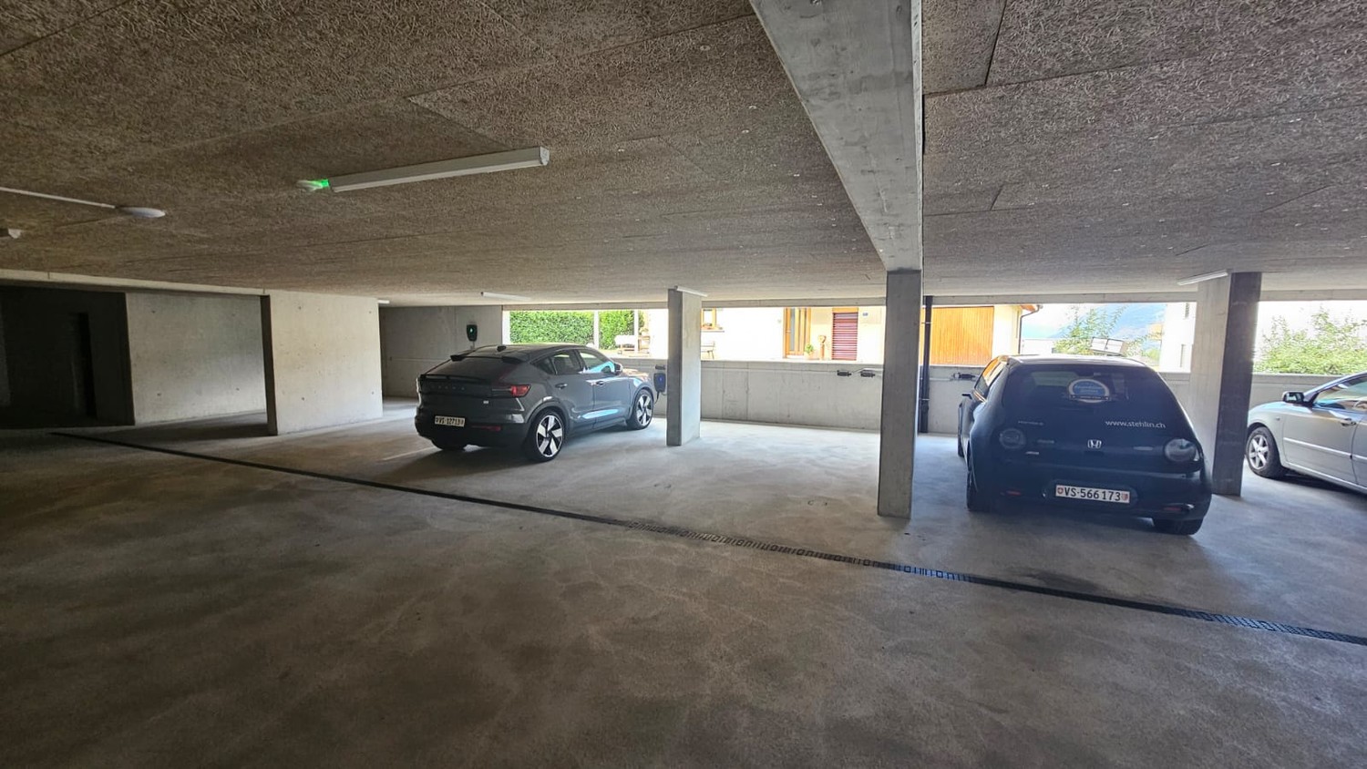 Place disponible, photo 1 sur 2