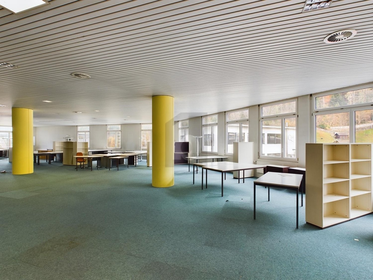 300m² de bureau, photo 1 sur 3