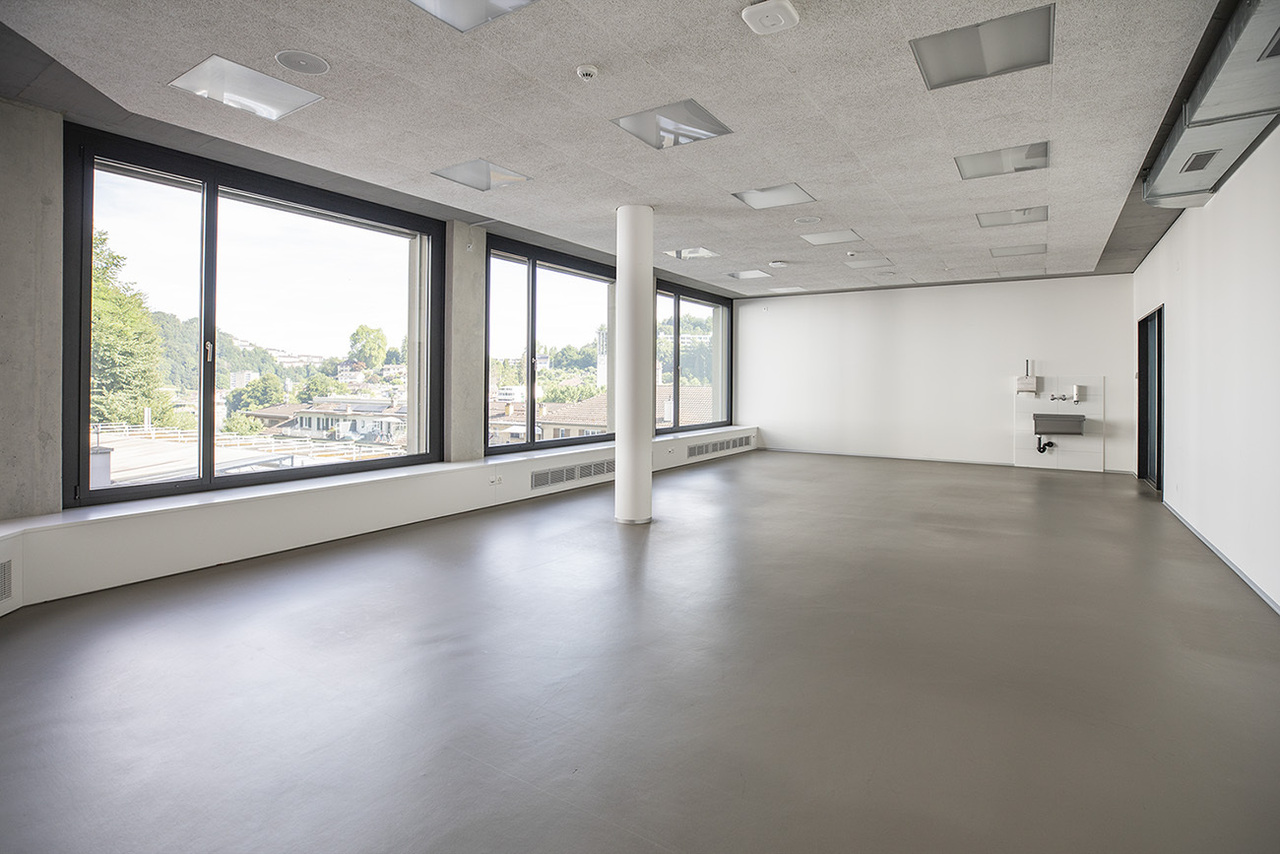 450m² commercial