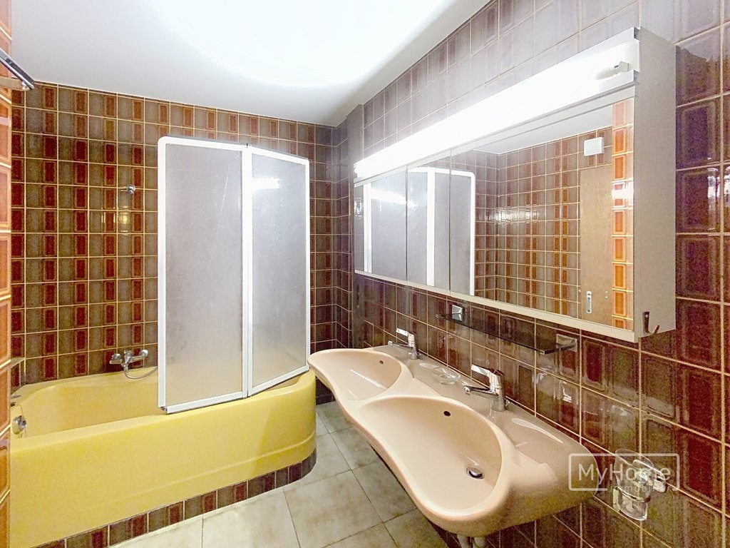 1 room single room