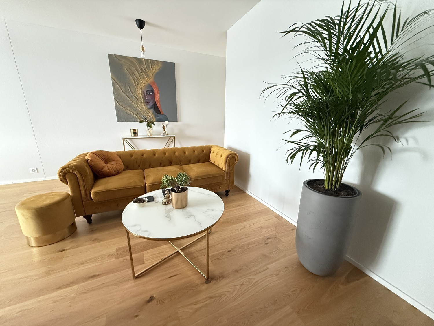Appartement de 2 ½ pièces

Disponible pour trois mois avec des dates d'entrée et de sortie flexibles. Animaux acceptés., photo 1 sur 10