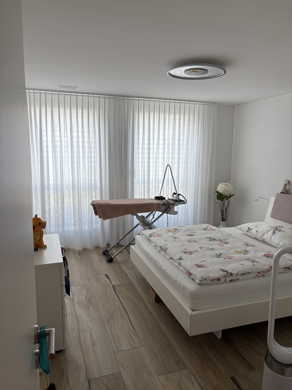 Appartement de 2.5 pièces moderne dans une construction neuve au cœur de Wohlen – Recherche de repreneur dès le 1er octobre 2026

Nous recherchons un repreneur ou une repreneuse pour notre magnifique et moderne appartement de 2.5 pièces dans la nouvelle construction Am Postplatz 8 à Wohlen pour le 1, photo 5 sur 10