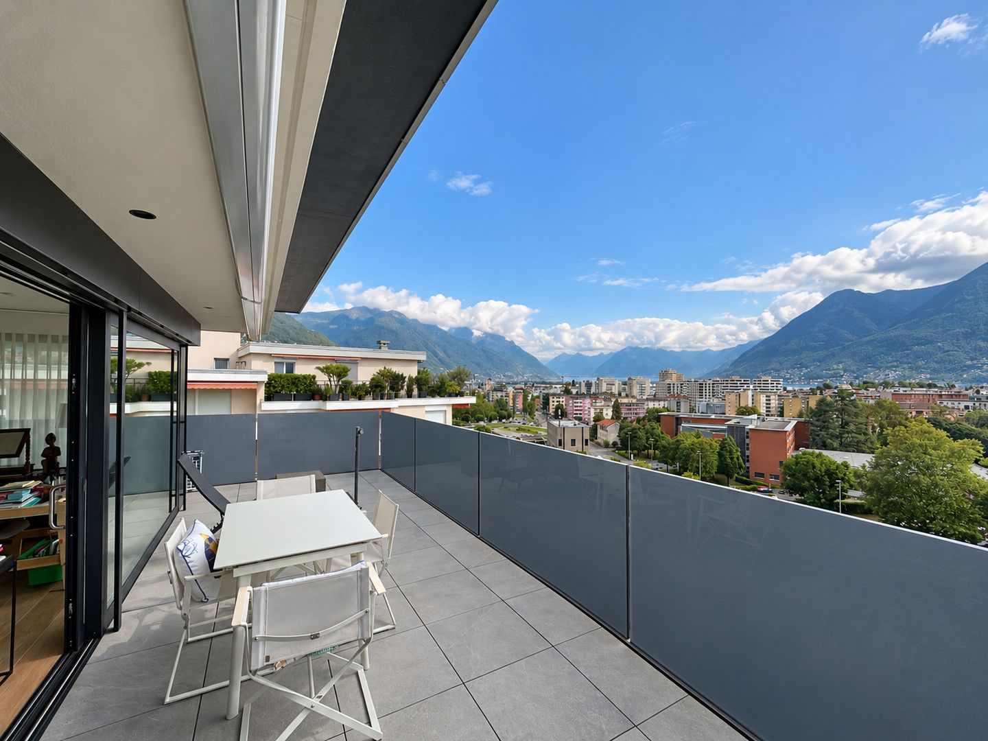Appartement en attique de 3 ½ pièces, photo 1 sur 10