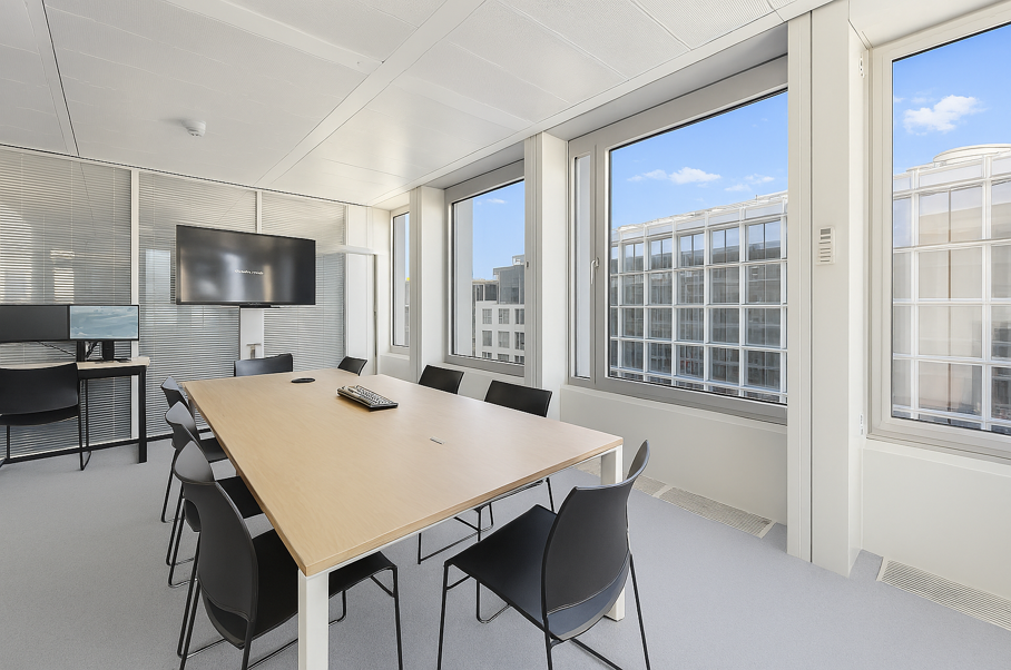 809m² office