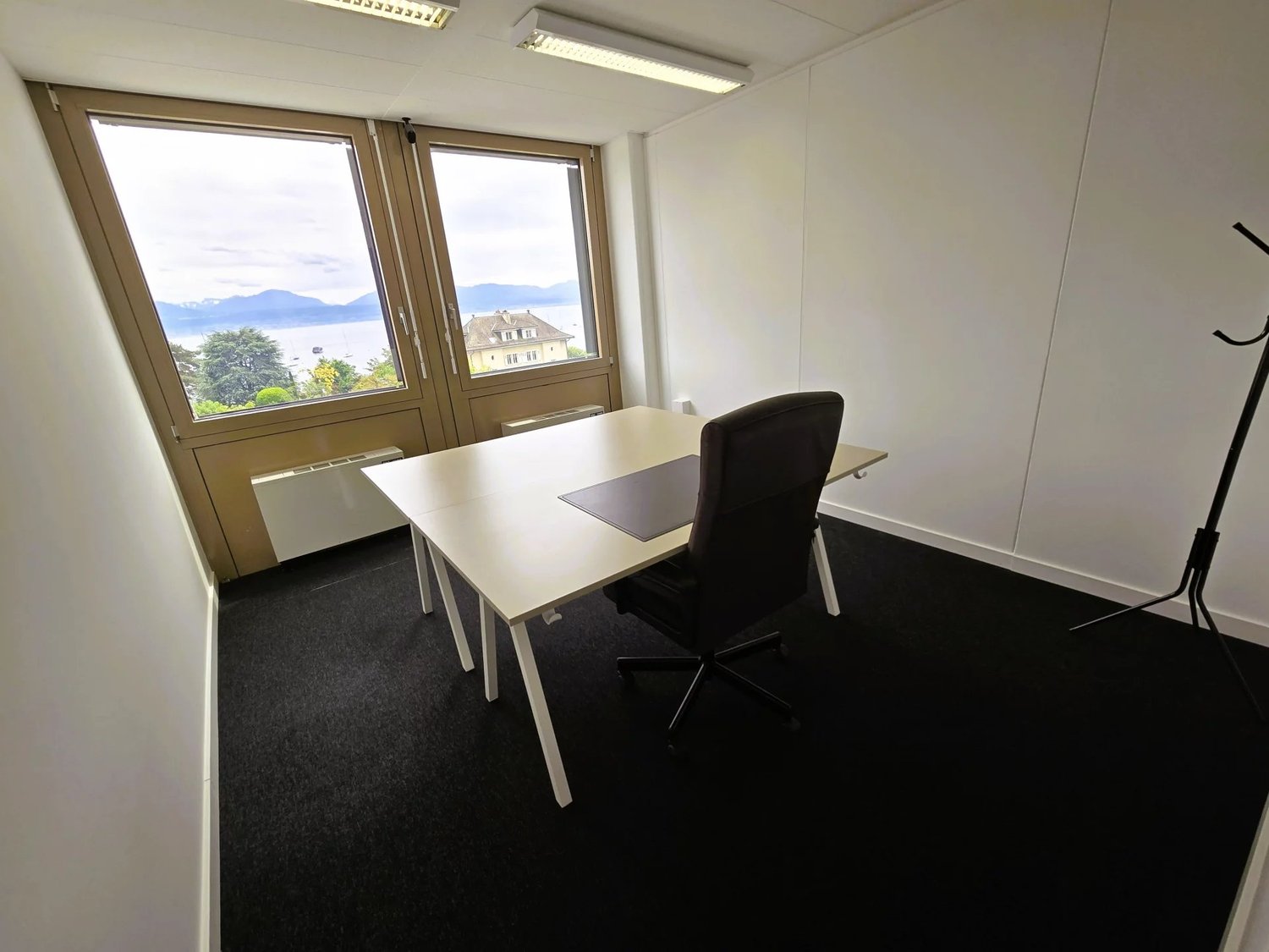 12m² office