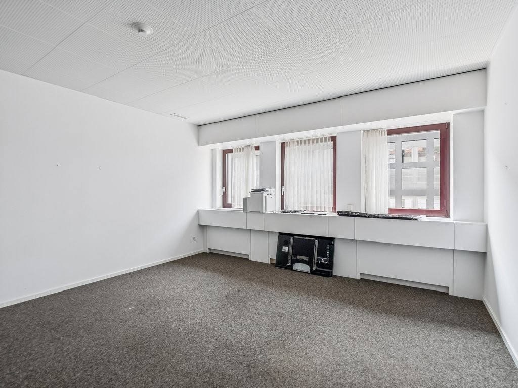 158m² bureau