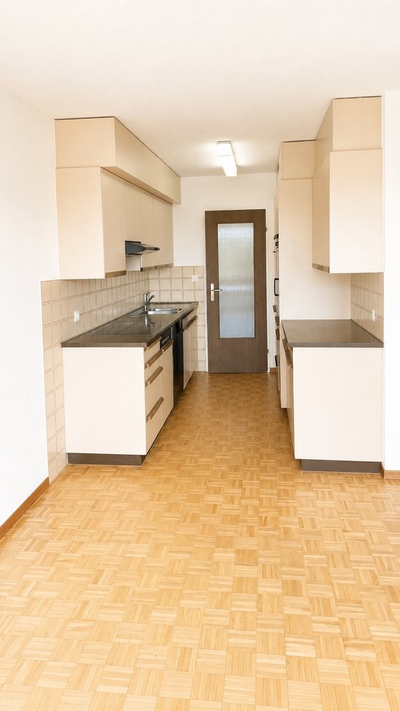 Duplex de 5 ½ pièces

A louer immédiatement ou à convenir, ce bel appartement de 5.5 pièces au cœur d'Abtwil.

L'appartement vous offre les commodités suivantes :

- Séjour et chambres à coucher avec parquet
- Cuisine et pièces humides avec carrelage facile d'entretien
- Spacieux espace de vie et de
