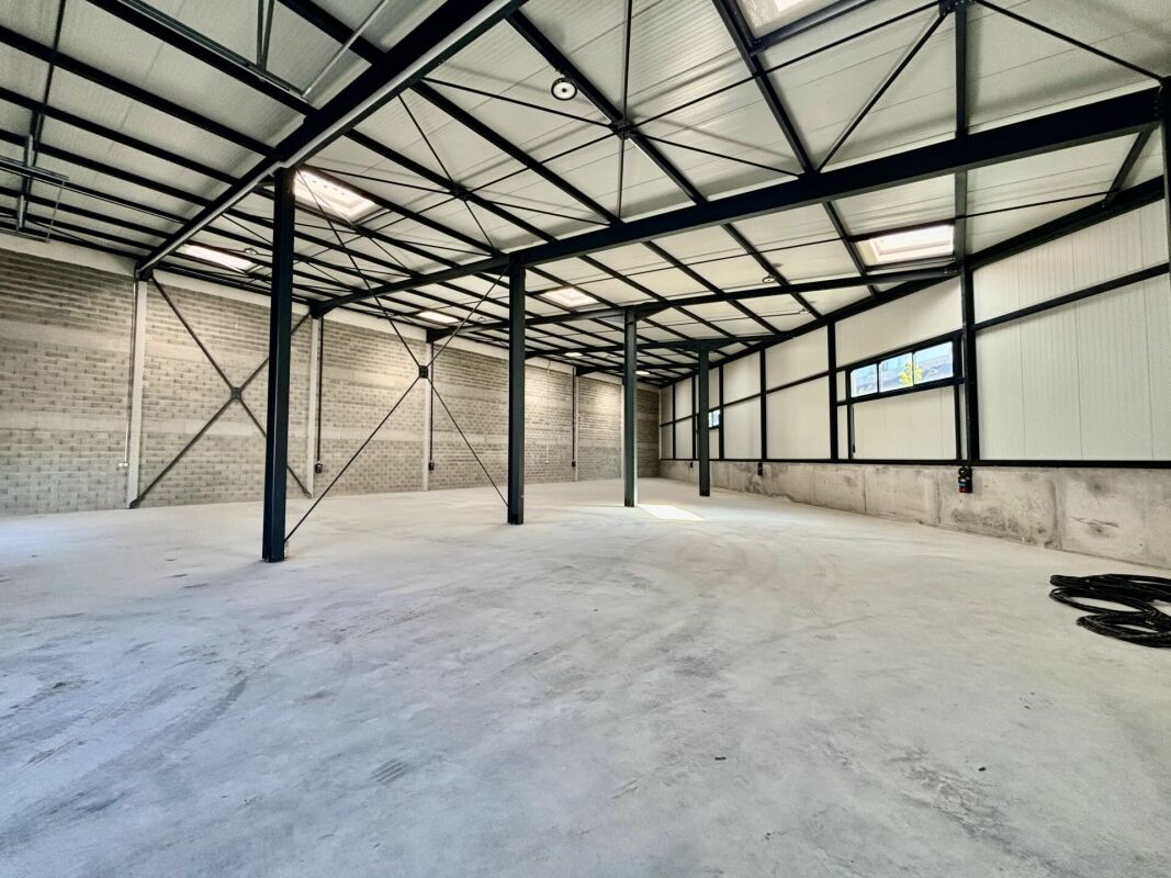 660m² factory, photo 6 sur 8