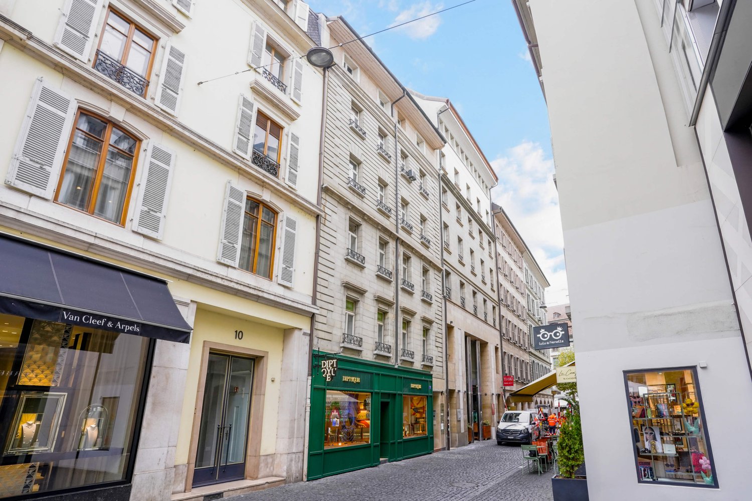158m² office, photo 1 sur 4