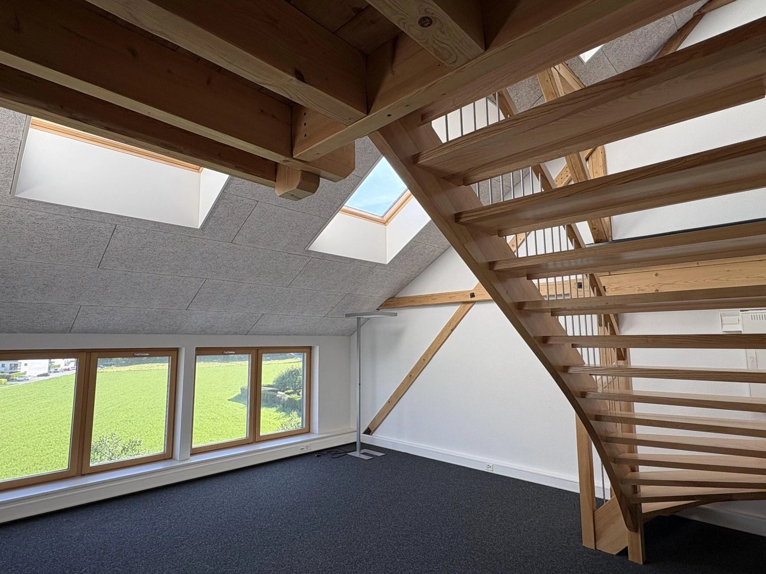 106m² office