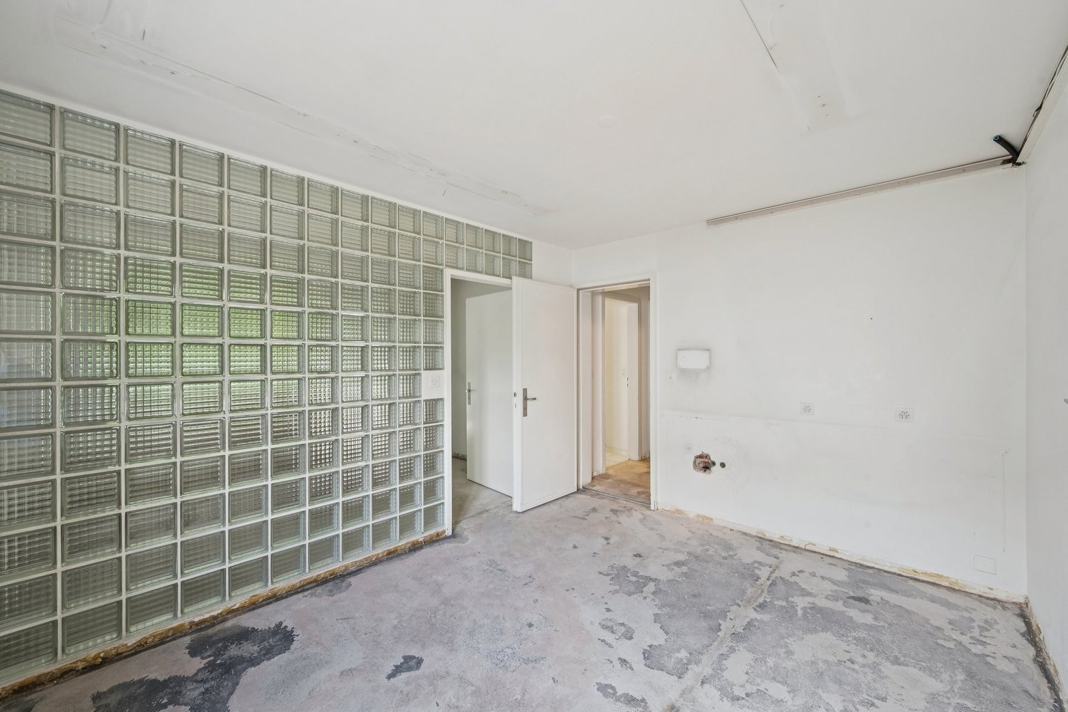 74m² de cabinet