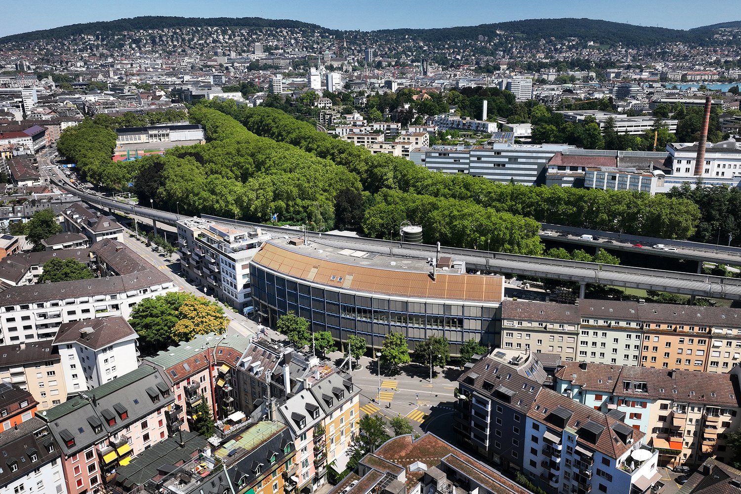 1322m² de bureaux