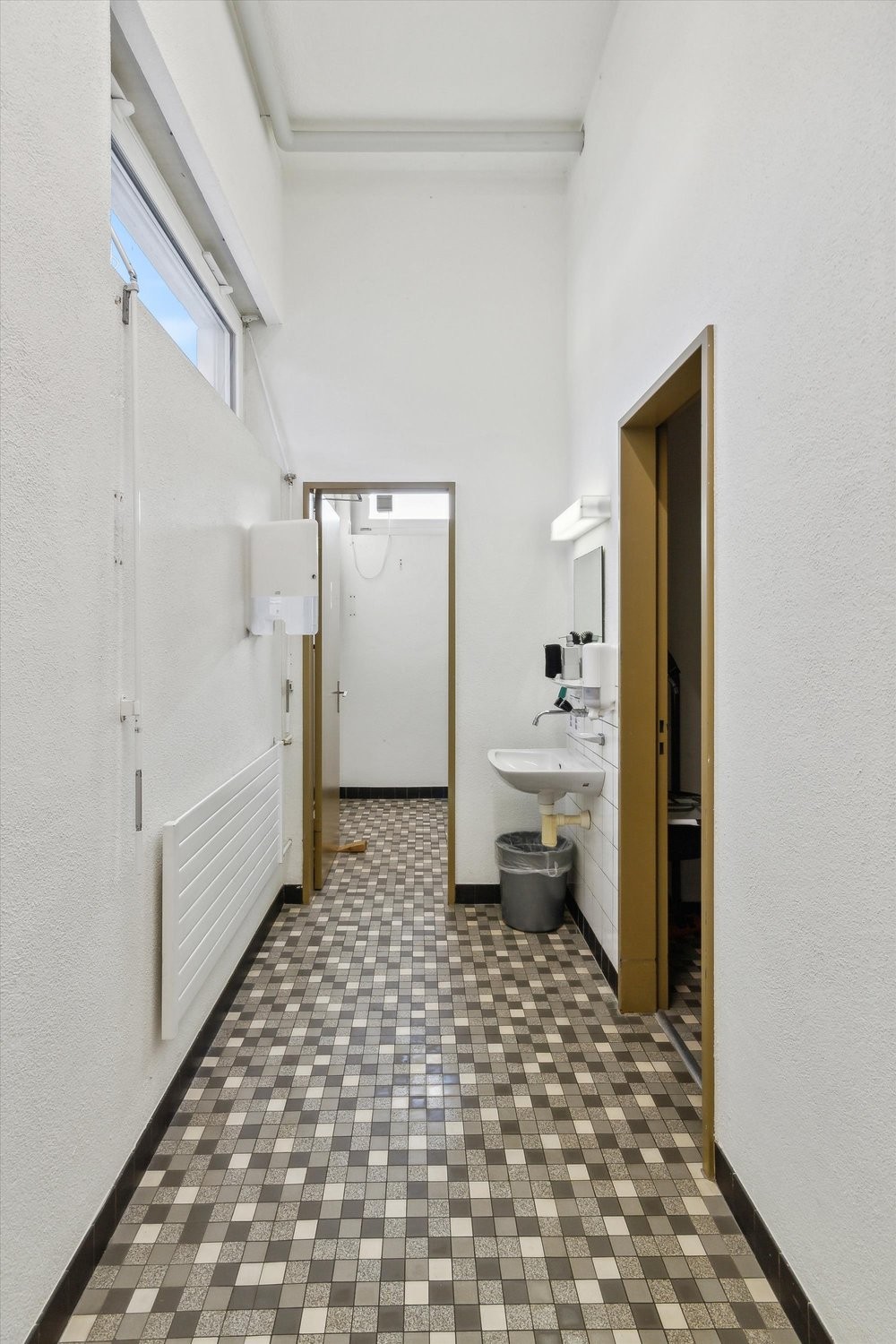 619m² bureau