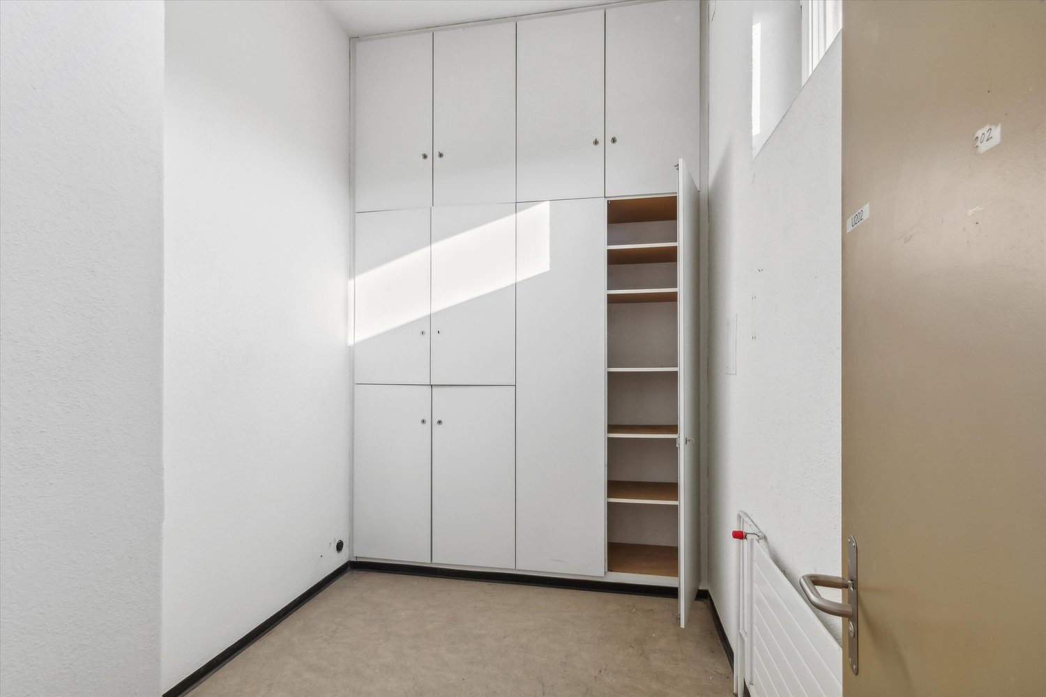619m² bureau