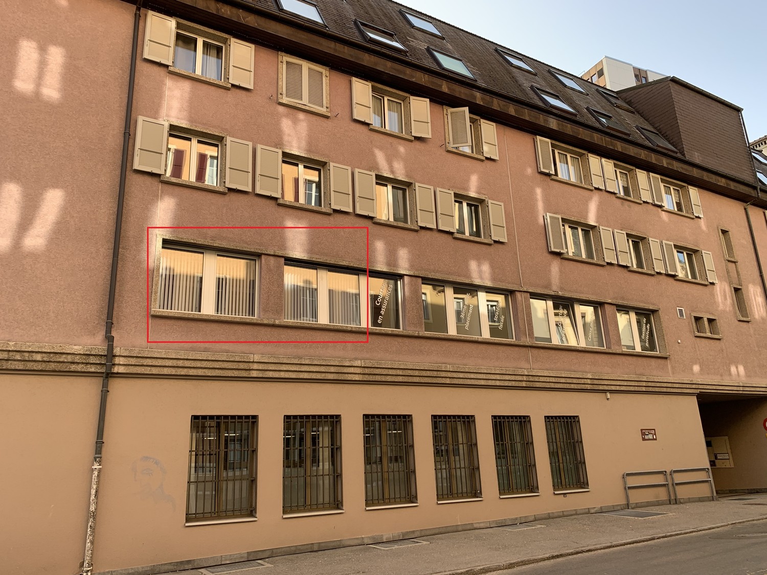 138m² office