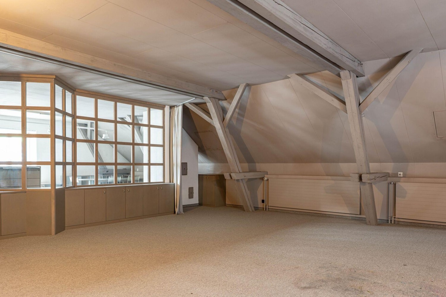 165m² commercial, photo 3 sur 6