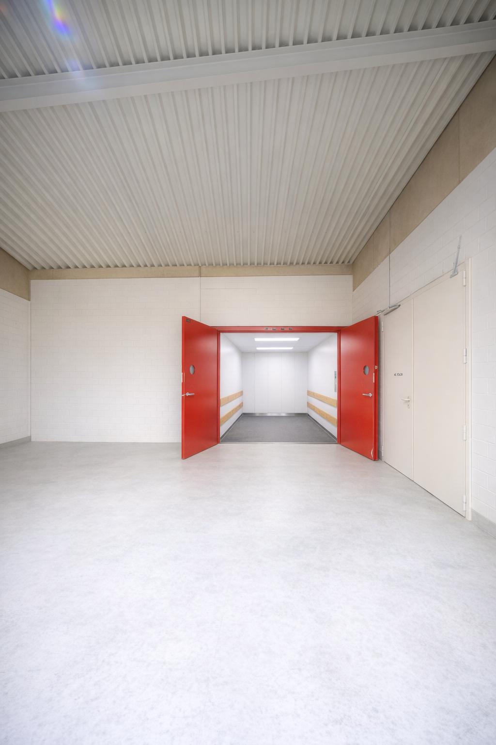 546m² commercial, photo 3 sur 6