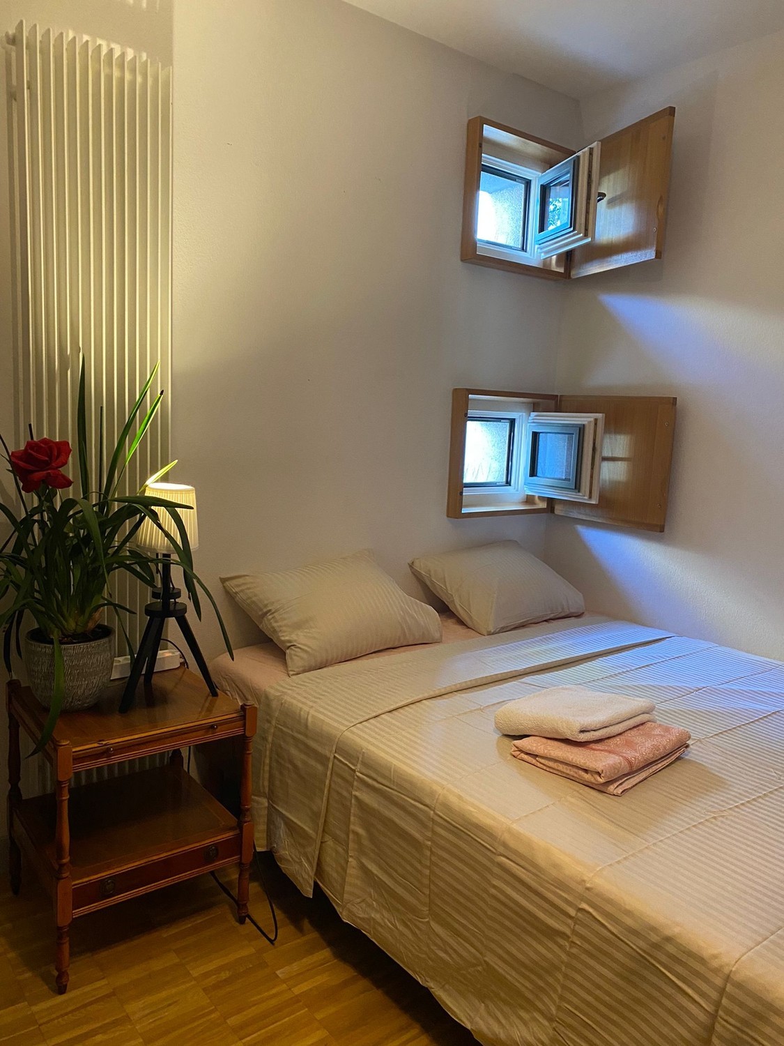 Chambre dans une colocation

Appartement propre et moderne avec cuisine entièrement équipée + salon. Partagé avec des colocataires respectueuses.

Disponible pour des courts séjours.